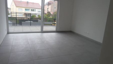 AUMETZ-RESIDENCE RECENTE - F2 - CUISINE EQUIPEE PARKING - Photo 2