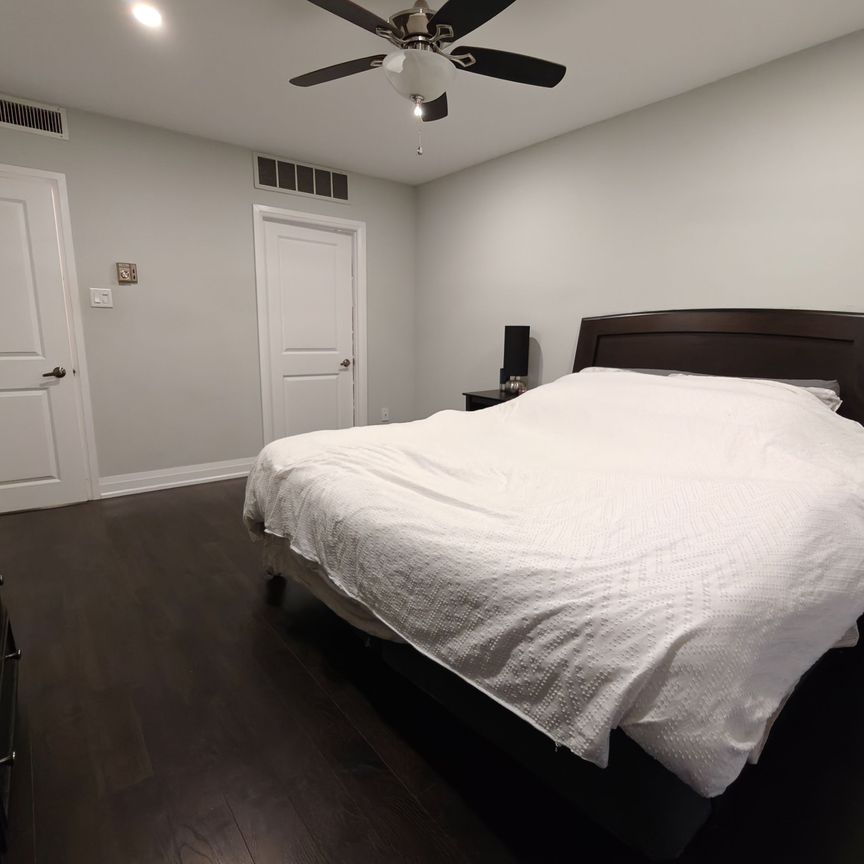 For Lease - 55 Harbour Square Unit# 512, Toronto, Ontario - Photo 1