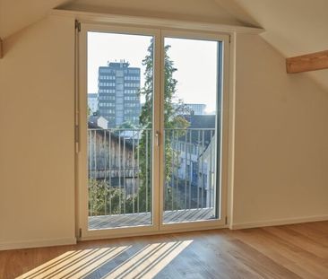 Top moderne 6.5 Zimmer Dach/-Maisonettewohnung an zentraler Lage zu... - Photo 5