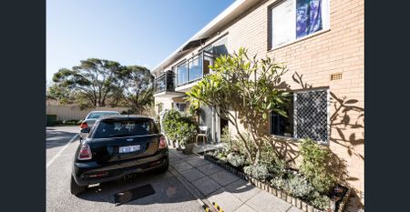 FABULOUS East Fremantle Appartment - Photo 2