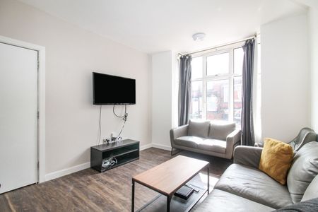 6 bedroom terraced house to rent - Photo 2