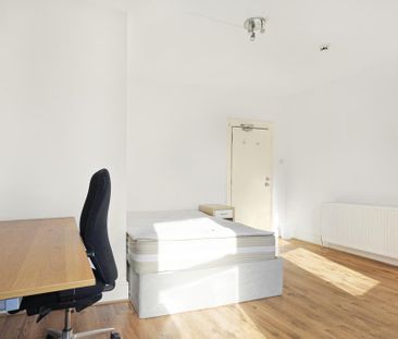 3 bedroom maisonette to rent - Photo 3
