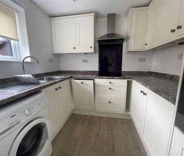 2 bedroom terraced house to rent - Photo 5