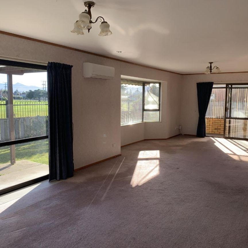 3 bedroom home in Redwoodtown - Photo 1