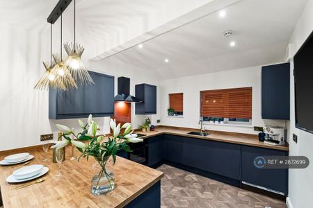 1 bedroom in a house share to rent - Photo 5