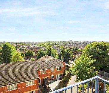 A modern top floor apartment in vibrant Chatham. - Photo 5