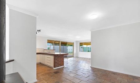 16 Daley Close, Atwell WA 6164 - Photo 5