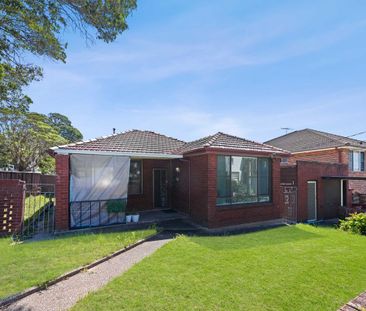 Charming 3-Bedroom Home in the Heart of Russell Lea - Photo 6