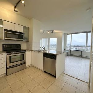 1Bed 1Bath + Den Sub-Penthouse with Stunning View - Photo 2