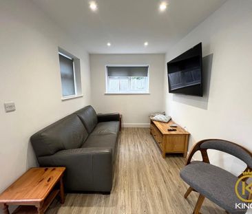 4 bedroom terraced house to rent - Photo 1