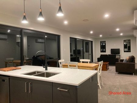 Near New Studio: 2-BR, Living + Bathroom in Stoke - Photo 4