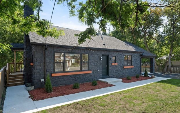 For Lease - 124 Colborne Street Unit# Upper Unit, Kawartha Lakes, Ontario - Photo 1