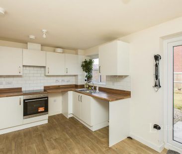 3 bedroom semi-detached house to rent - Photo 6
