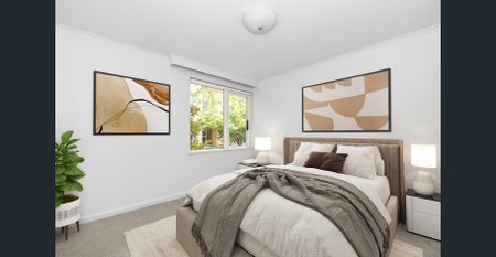 Sunlit and Spacious Ground-Floor Gem in a Leafy Elwood Locale - Photo 3