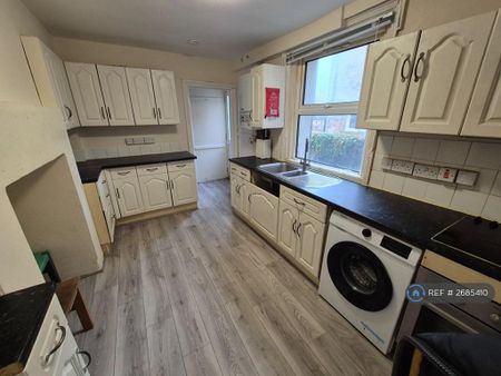 1 bedroom flat to rent - Photo 3