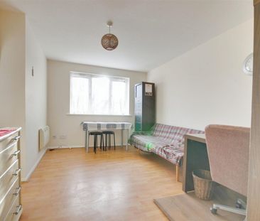 Southwold Road, Watford - Photo 1