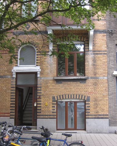 studio 2 personen te bezichtigen op 19/06 na afspraak - François Benardstraat 5 - Photo 4