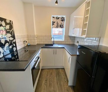 1 bedroom semi-detached house to rent - Photo 3