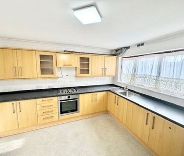 Rose Lane, Marks Gate, RM6 5NH, Property for rent - Photo 3