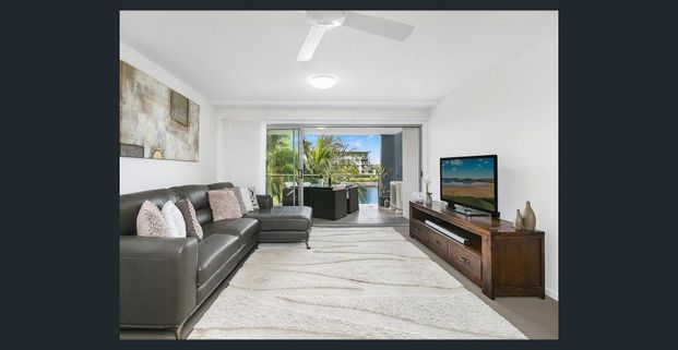 Waterfront - 3 Bed with 2 carparks (rate increasing in August) - Photo 1