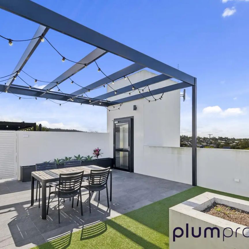 “Modern Indooroopilly Unit in Prime Location – Walk to Shops, Transport & Cafés!” - Photo 1