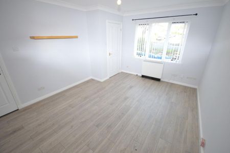 2 bedroom terraced house to rent - Photo 2