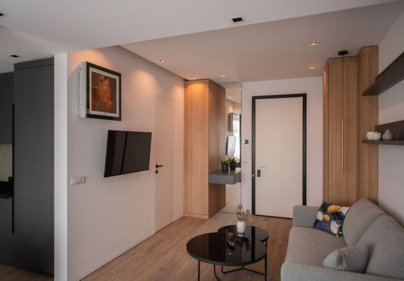 Studio de lux ultramodern centrul Constanței termen lung - Photo 1