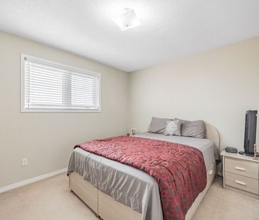 For Lease - 356 Laurentian Avenue, Mississauga, Ontario - Photo 5