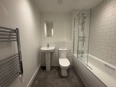 Deansgate Gardens, BL1 - Photo 4