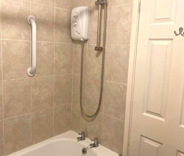 2 bedroom semi-detached bungalow to rent - Photo 1