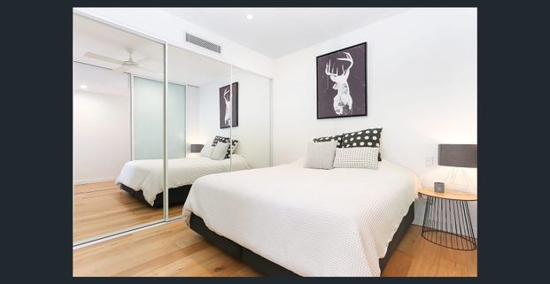 Modern One Bedroom in Prime Location - Photo 1