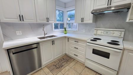 For Lease - 42 Cartier Crescent, Richmond Hill, Ontario - Photo 3