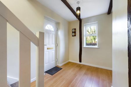 3 bedroom semi-detached house to rent - Photo 2