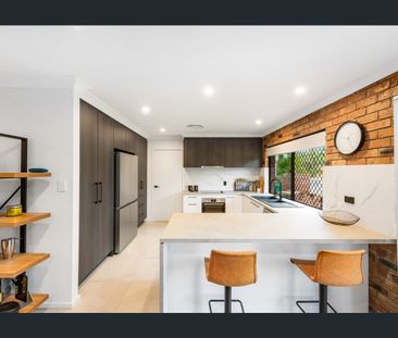 31 Orient Road, Yeronga, Qld 4104 - Photo 1