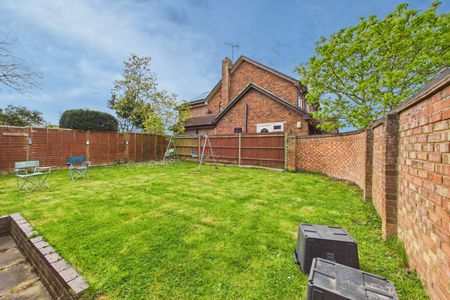 3 bedroom House in Isis Close, Wokingham - Photo 3