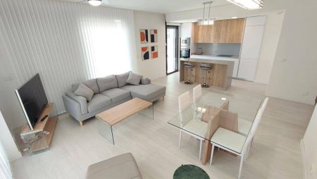 3 room luxury Apartment for rent in Málaga, Andalusia - Photo 3