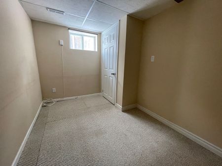 For Lease - 11 Ellington Drive Unit# Bsmt, Toronto, Ontario - Photo 3