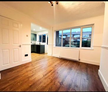 3 bedroom semi-detached house to rent - Photo 2