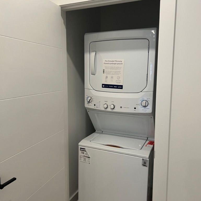 For Lease - 6129 Curlin Crescent, Niagara Falls, Ontario - Photo 1