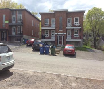 1 1/2 (620$/mois), à louer, PARC MYRAND, 2 pas Univ. Laval et CEGEP... - Photo 3