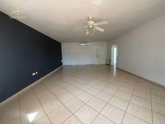 Chalet en alquiler por largas estancias en el centro de Alfaz del Pi. - Foto 1