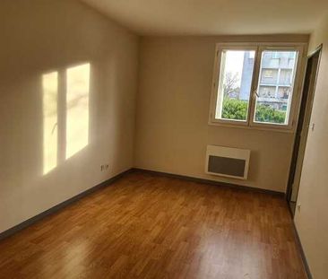 Location Appartement 2 pièces 43m² ORLEANS 45000 - Photo 2