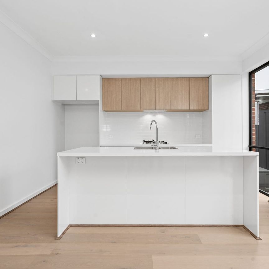 Lifestyle Upgrade in New Port! - Photo 1