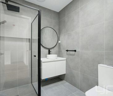 Affordable Sunshine North Townhouse Gem - Photo 3