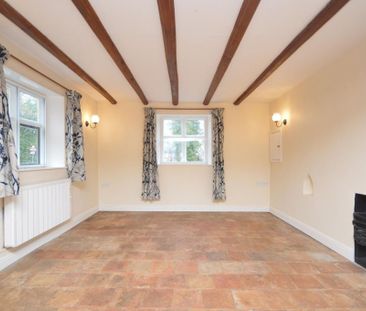 2 bedroom cottage to rent - Photo 1