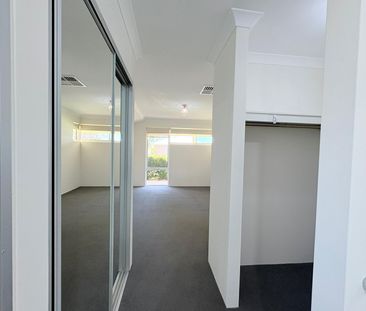 3-Bedroom Rental House with 2 Bathrooms in Hilbert - Your Next Home... - Photo 6