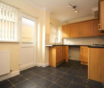 2 bedroom semi-detached house to rent - Photo 5