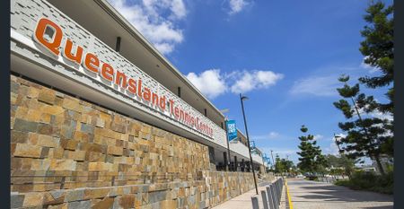 Contemporary Luxury Townhome Living in the Heart of Yeronga- Just 7km from Brisbane CBD - Photo 5