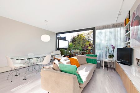 Misterton Court, SW11, London - Photo 2