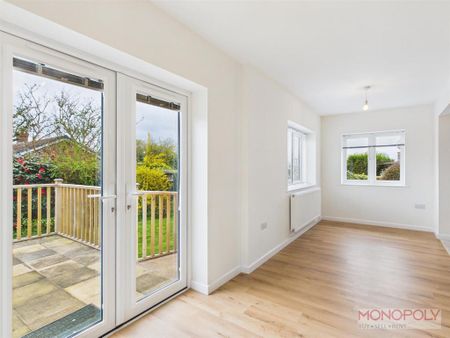 3 bedroom bungalow to rent - Photo 2